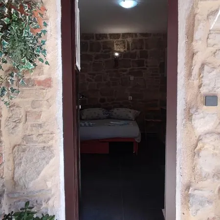 Cozy Studio/room Split